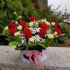 Aranjament floral cu trandafiri